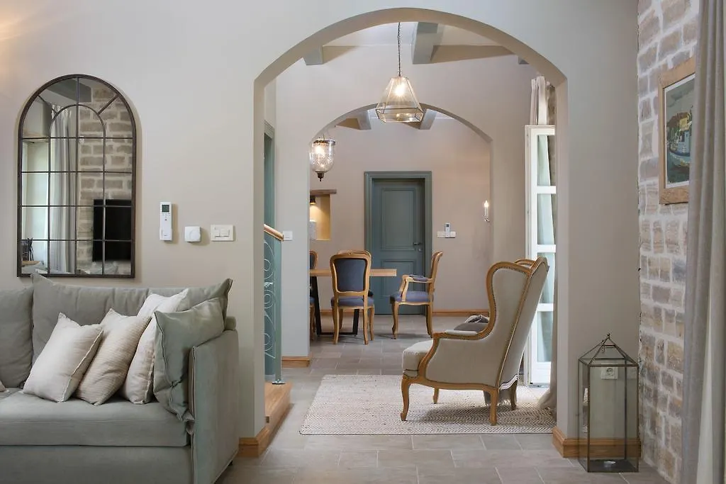 Ladici Villa Nevia 0*,